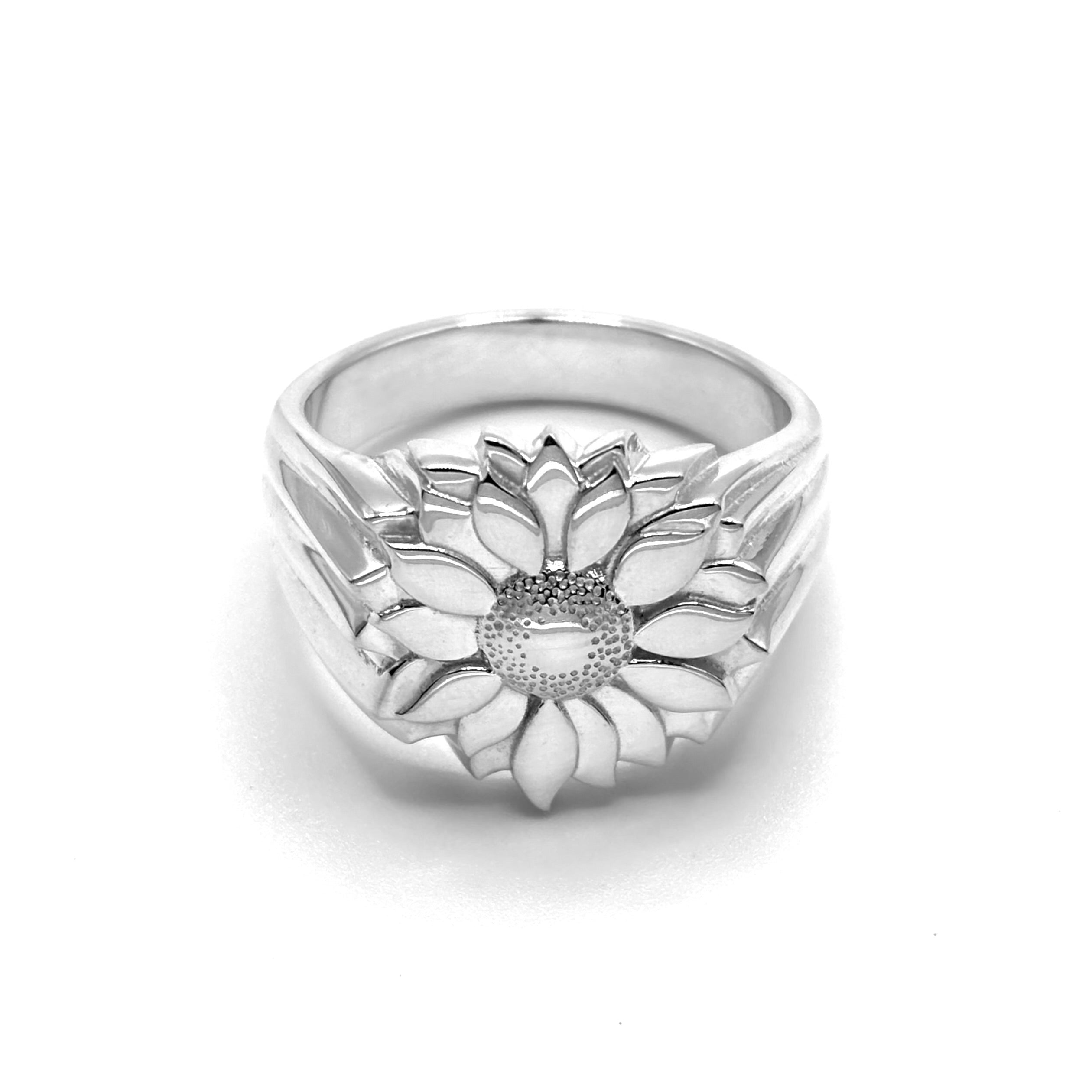 Image of Sam Ozanne Design's Silver Sunflower Ring